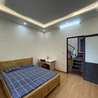 Cho thuê  nhà Văn Cao, DT: 60m2, 5 phòng ngủ full đồ.