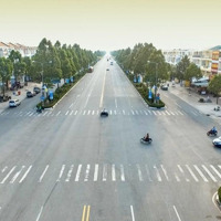 Nhà Trệt 1 Lầu, Thiết Kế Hiện Đại, Sân Để Xe Thoáng Mát