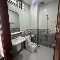 Cho Thuê Nhà Riêng, Hẻm Oto. 1 Trệt 2 Lầu, 4 Phòng Ngủ 6 Vệ Sinhfull Nội Thất