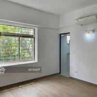 Bán Căn Hộ Tập Thể Ngọc Lâm, Long Biên 138M2 3 Pn 5,35 Tỷ, Nhà Rộng Gần Phố, An Ninh Tốt