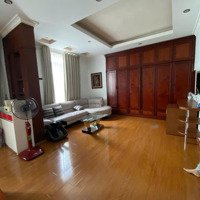 Bán Biệt Thự Mặt Tiền Quận 11, Có Gara Riêng, Có Sẵn Thang Máy Xịn, Đối Diện Nhà Thi Đấu Phú Thọ