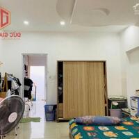 Bán nhà mặt tiền kinh doanh đường 30 tháng 4; sổ hồng hoàn công 1 trệt 2 lầu 80m2 giá chủ giảm sâu còn 10.5 tỷ