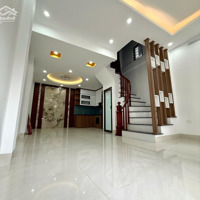 Trung Tâm Hoàn Kiếm, Ngõ Rộng Ôtô Đỗ Cửa, Dân Trí Cao An Ninh Tuyệt Đối.diện Tích41M2 4Tầng Giá Bán 10Tỷ600