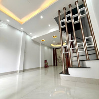 Trung Tâm Hoàn Kiếm, Ngõ Rộng Ôtô Đỗ Cửa, Dân Trí Cao An Ninh Tuyệt Đối.diện Tích41M2 4Tầng Giá Bán 10Tỷ600