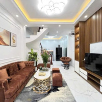 Bán Nhà Lê Văn Hiến, 34M2, Phân Lô, Ô Tô, Nội Thất Chủ Tặng, Nhỉnh 5Tỷ.