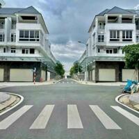 Bán nhà phố Văn Hoa Villa, nhà mới đẹp, tặng full nội thất, giá chỉ bằng nhà thô