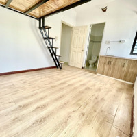 Ban Công Thoáng Mát Nhà Lô Góc 2 Mặt Tiền Thoáng Giáp Q7