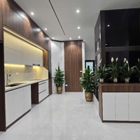 Bán Gấp Nhà Vừa Ở Vừa Kinh Doanh Tại Ngõ Văn Chương 2 - Đống Đa. 25M2 5 Tầng Thang Máymặt Tiềnrộng4,45M