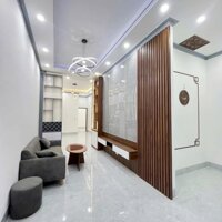 NHÀ MỚI XÂY, KHU NHÀ Ở TRƯỜNG GIANG, GIÁP P8, VĨNH LONG
