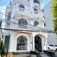 Bán Villa Siêu Đẹp Vị Trí Trung Tâm.cách Đường Chính Phù Đổng Thiên Vương 50M . .Giá Bán : 28 Tỷ
