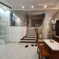 Cho Thuê Nguyên Căn Nhà Đẹp Tại Long Biên- Nguyễn Văn Cừ- Gia Thụy - Nguyễn Sơn - Oto Tránh Làm Vp