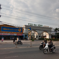 Nhà Phố Shophouse Mặt Tiền Đường Chính 25M,Diện Tích5X17 Trệt Hai Lầu, Shr Đã Hoàn Thiện Vào Ở Ngay