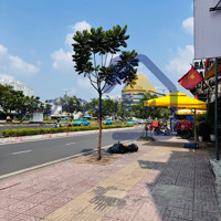 Hàng Siêu Ngộp! Nhà 300M2, 2 Mặt Tiền Phạm Văn Đồng Kha Vạn Cân Giá Chỉ 130 Triệu/M2, Ngay Gigamall!
