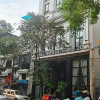 Bán Nhà Mặt Phố Hàn Thuyên , 180M, 8 Tầng , 10.5M Mặt Tiền , Giá Chỉ 100 Tỷ . Dòng Tiền Cao,Vỉa Hè