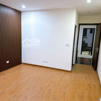 Bán Nhà Việt Hưng,Long Biên. 5 Tầng 43M Ô Tô Sát Cửa, 3 Bước Ra Phố. 5,09 Tỷ