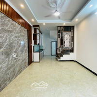 Bán Nhà Việt Hưng,Long Biên. 5 Tầng 43M Ô Tô Sát Cửa, 3 Bước Ra Phố. 5,09 Tỷ