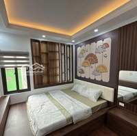 Bán Nhà Phố Cầu Giấy, Ô Tô Đỗ Cổng, Nhà Ngõ Riêng , Giá Bán 8.5 Tỷ