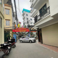 Bán Nhà Phố Cầu Giấy, Ô Tô Đỗ Cổng, Nhà Ngõ Riêng , Giá Bán 8.5 Tỷ