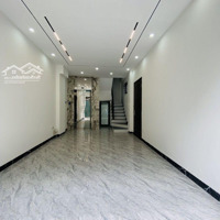 Bán Nhà Phường Long Biên 38M2/42M2 Xây 6 Tầng , Thang Máy, Gara Ôtô, Lô Góc