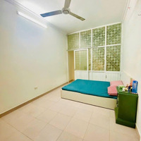 Thịnh Quang, Đống Đa.diện Tích24M2 X 3 Tầng,Mặt Tiền2,8M, Giá Bán 4,75 Tỷ. Vị Trí Trung Tâm, 15M Ra Mặt Phố