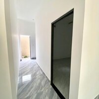 Nhà 1T1L đẹp lung linh, gần Uỷ Ban Tân Bình, sát Bửu Long, chỉ 2tỷ250