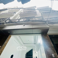Hơn 12 Tỷ - Bán Nhà Nguyễn Khánh Toàn - 54M2 - Thang Máy - Ngõ Thông Tứ Tung - Nhà Mới