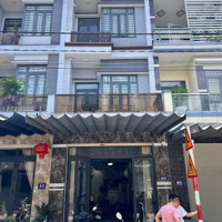 Bán Nhà Kdc 1 Trệt 2 Lầu - 3 Phòng Ngủgần Trung Tâm Y Tế Dĩ An