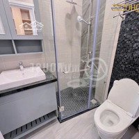 Bán Nhà Mặt Tiền Sát Quận 1 - Có Thang Máy - Hđ Thuê 90 Triệu - 31 Tỷ