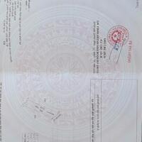  Lô này 5,5x25m tcfull 100%  Giá 725tr. Sau lưng quán cá lăn Mỹ Lan Trục chính thông khu công nghiệp, thông đường tránh dông HCM, tuyến 1 ql14. Sổ đang ở ngân hàng vay 700tr