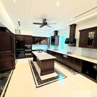 Bán Biệt Thự Hồ Tây, 616M2,Mặt Tiềnrộng, 4 Mặt Thoáng, Bể Bơi, Nội Thất Đẹp, Gara Ô Tô, Giá Chỉ 125 Tỷ