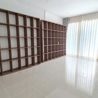 Bán Nhà Mặt Tiền Trung Tâm Tp Nha Trang, Có Thang Máy, Sổ Hồng Hoàn Công. Trục Đường Kinh Doanh