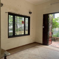 Cho Thuê Bt 200M2 Giá Tốt, 5 Phòng Ngủ 4Vs Tại Võng Thị, Bưởi, Tây Hồ, Hn