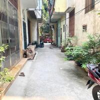 BÁN NHÀ DÂN XÂY 40M2 KHU B MỎ ĐỊA CHẤT 2 MẶT NGÕ