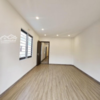 Chính Chủ Bán Căn Nhà Phố Trạm, 70M2 Đẹp Lung Linh, Giá Chỉ 8.X Tỷ