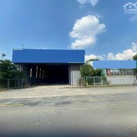 Nhà xưởng tổng dt 2000m2 mặt tiền quốc lộ N2, Thạnh Lợi, Bến Lức giá 28 tỷ
