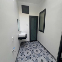 Nhà Hiện Đại Phú Hoà Thủ Dầu Một Sân Xe Hơi Ngang 5M Đường Nhựa Thông