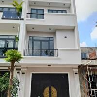 Nhà 3 tầng vừa hoàn thiện gần trường đại học kinh tế Bình Dương
