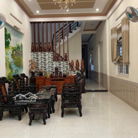 Nhà 2 Tầng Ngay Cổng Chào Pleiku