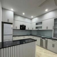 Cho thuê nhà Phố Tây Hồ 6 tầng x 100m2 thang máy, MT8m, 75 Triệu cho người nước ngoài ở