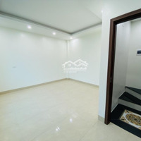 Bán Nr Hiếm, Căn Góc Thông Thoáng - Ô Tô Đỗ Cổng - Phố Thạch Bàn, Long Biên Diện Tích: 37M2 6T Giá Bán 5,7 Tỷ