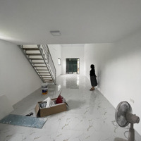 Cho Thuê Kho Xưởng Xây Mới, Định Công, 100M2, Ngõ Xe Tải 2.5 Tấn, Giá Bán 8 Triệu/Th