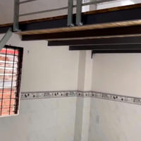 Chính Chủ Cho Thuê 2 Phòng Ngủ Có Gác, Máy Lạnh Gần Nhà Ga T3 Tân Bình