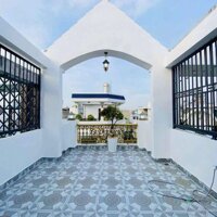 Bán nhà Siêu Phẩm Tân Cổ Điển , TT Nhà Bè - DT: 4m x 12m5 - Giá: 6TỶ9.