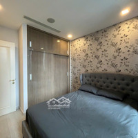 Vào Ở Ngay Căn Hộ 1 Phòng Ngủview Sông Vinhomes Golden River Full Nội Thất 23 Triệu/ Tháng Liên Hệ: 097 993 4545