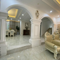 Bán Gấp Biệt Thự Đẹp, 400M2, 75 Tỷ, Thảo Điền, Q2, Hcm
