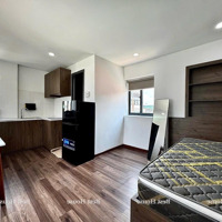 Studio Tách Bếp, Máy Giặt Riêng, Full Nội Thất, Phòng Rộng, Tone Gỗ Ấm Cúng Ngay Etown, Nhà Ga T3
