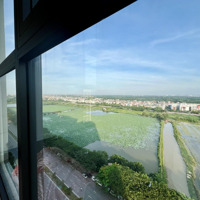 Symphony Em Cần Bán Căn 2Pn2Vs Tầng Cao View Hồ Sen Thoáng Mát. Giá Bán 5.65 Tỷ Liên Hệ: 0972092688