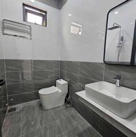 Nhà 1 trệt 2 lầu mặt tiền đường DX82 Định Hoà Thủ Dầu Một BD giá 5,5 tỷ