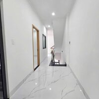 Nhà 1 trệt 2 lầu mặt tiền đường DX82 Định Hoà Thủ Dầu Một BD giá 5,5 tỷ