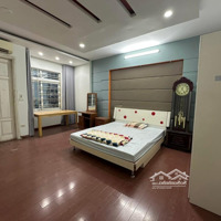 Mặt Phố Nguyên Hồng, Đống Đa - 5 Tầng - Vỉa Hè - Đang Cho Thuê 90 Triệu/Tháng - 28 Tỷ